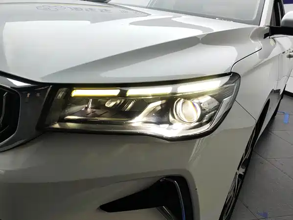Geely Emgrand 2022