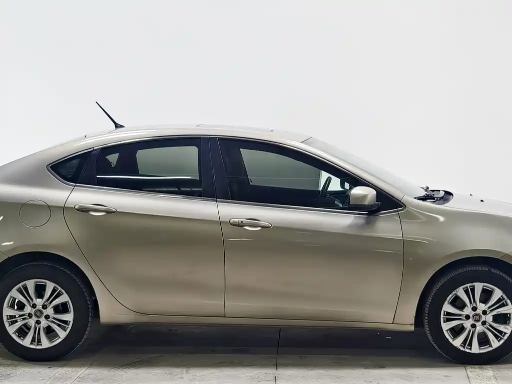Fiat Viaggio 2015 — фото 8