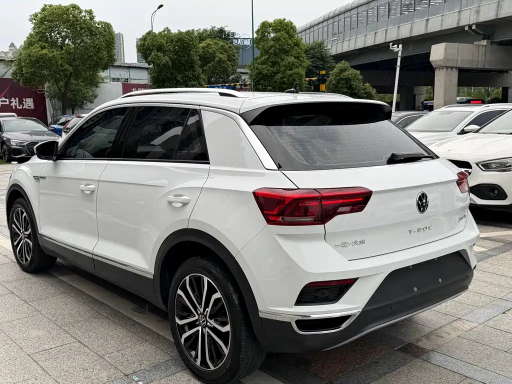 Volkswagen T-Roc 2022 — фото 9