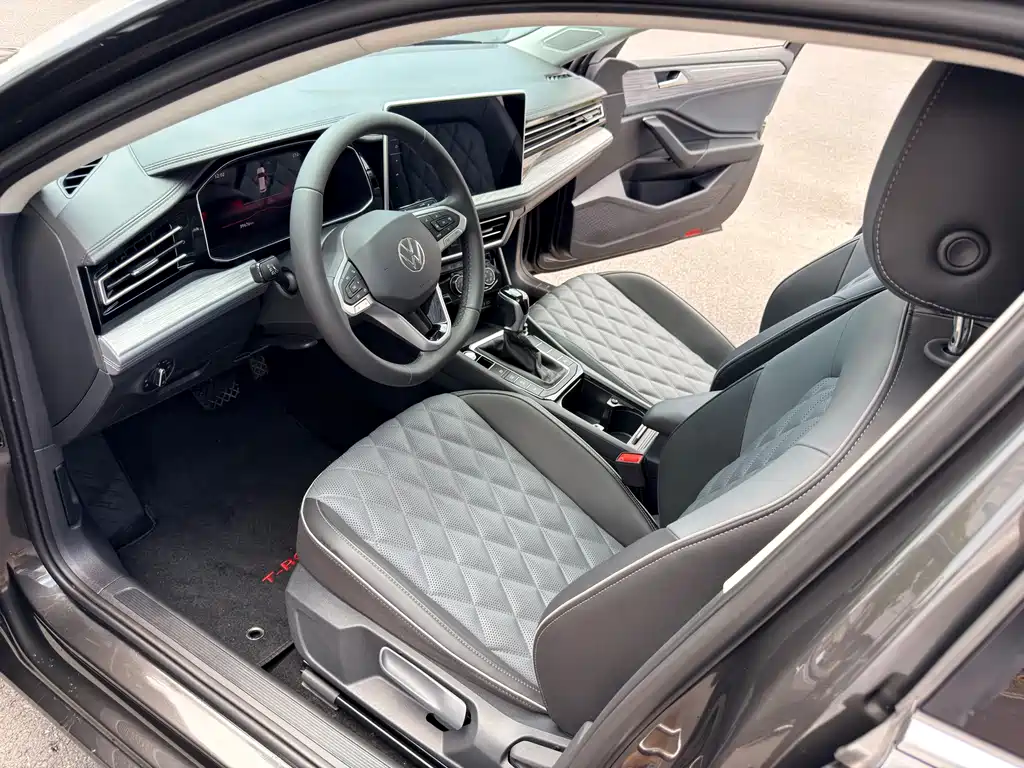 Volkswagen Sagitar 2024