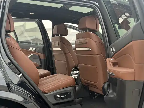 BMW X7 2025