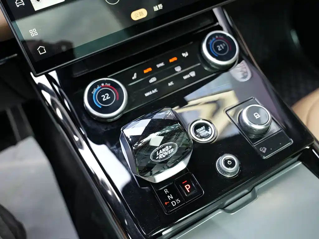 Land Rover Sport 2023 — фото 10