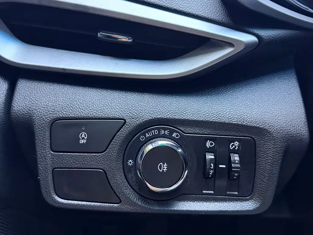 Chevrolet Orlando 2022 — фото 17