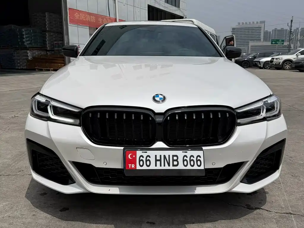 BMW 5 Series 2019 — фото 2