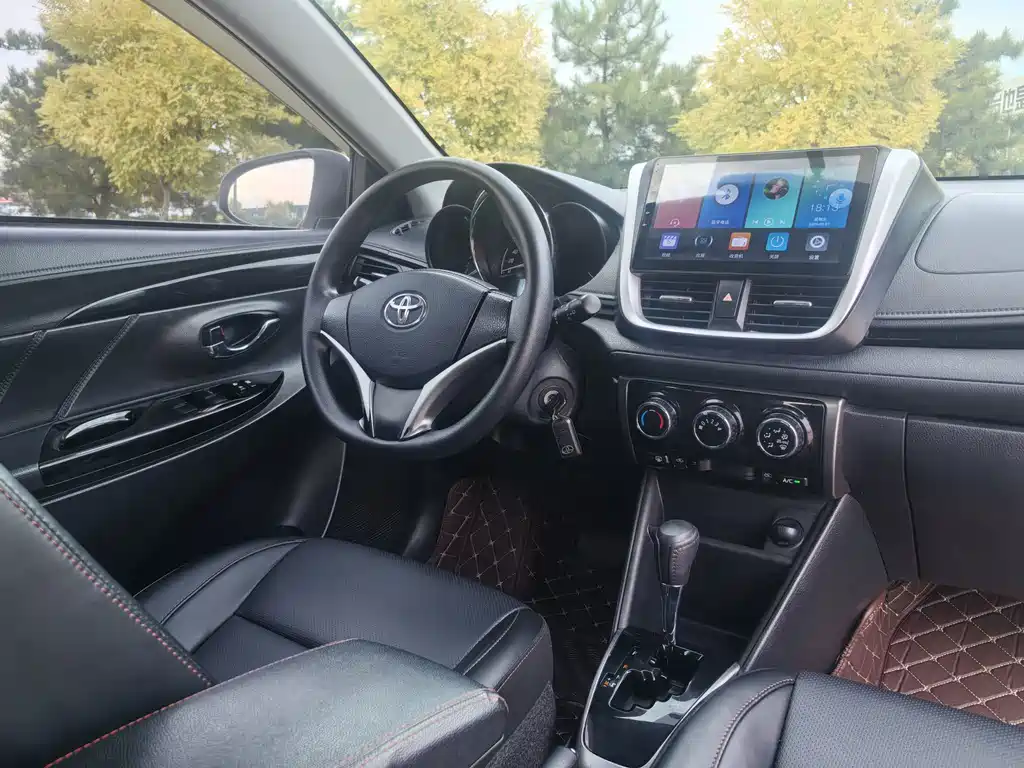 Toyota Yaris L 2020