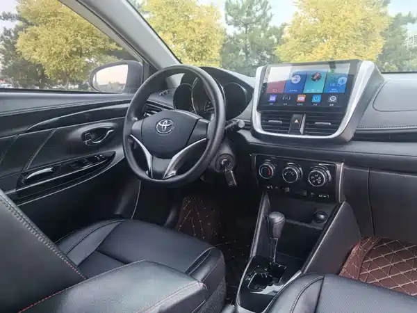 Toyota Yaris L 2020