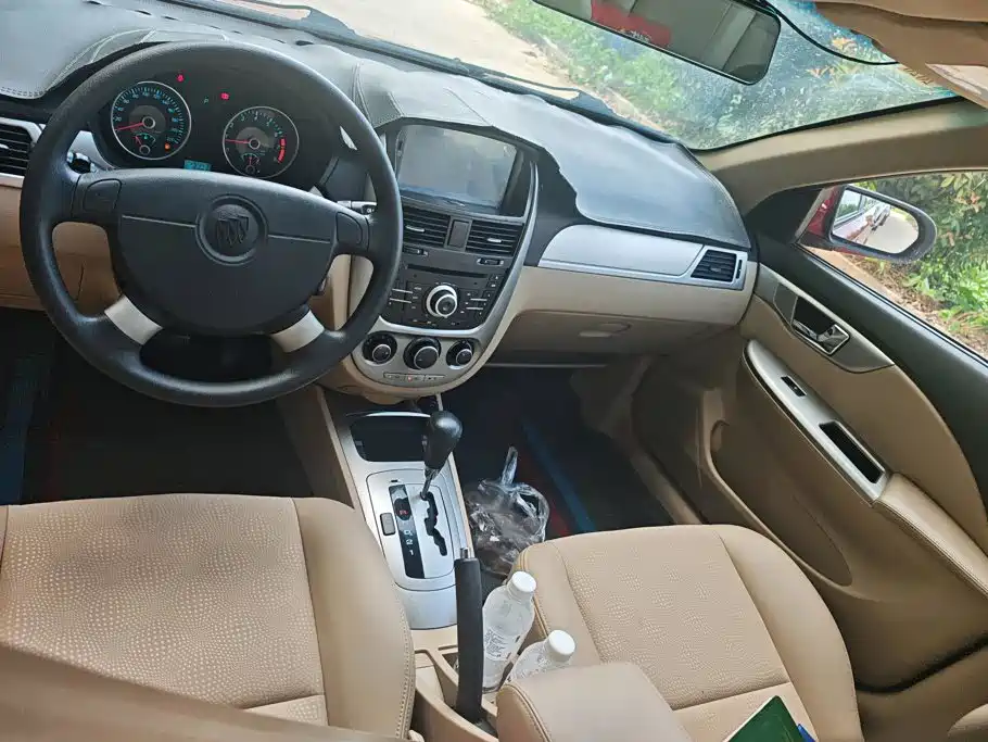 Buick Excelle 2012 — фото 12