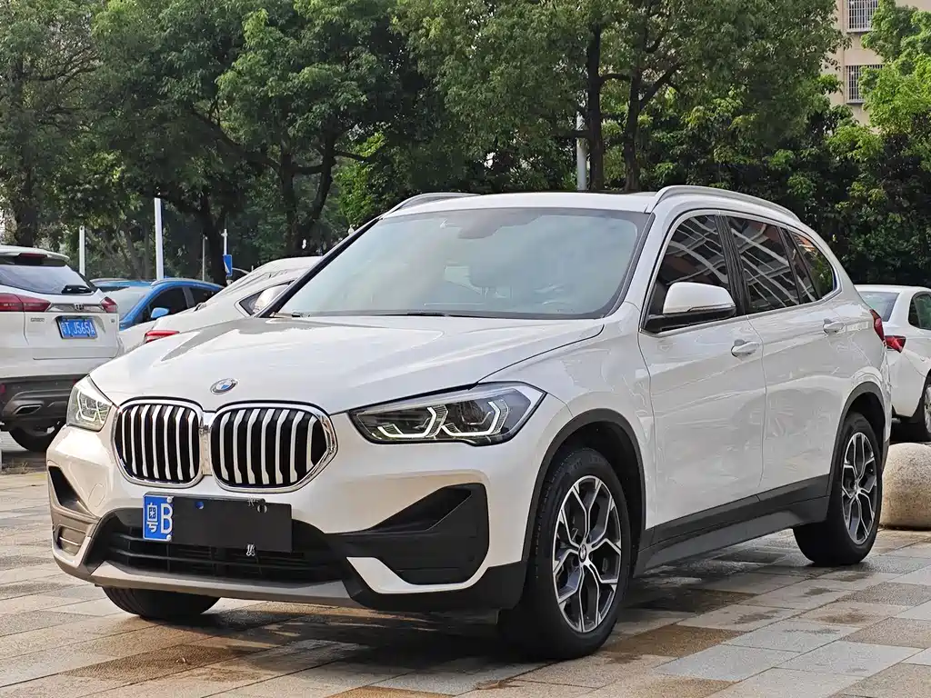 BMW X1 2022 — фото 1