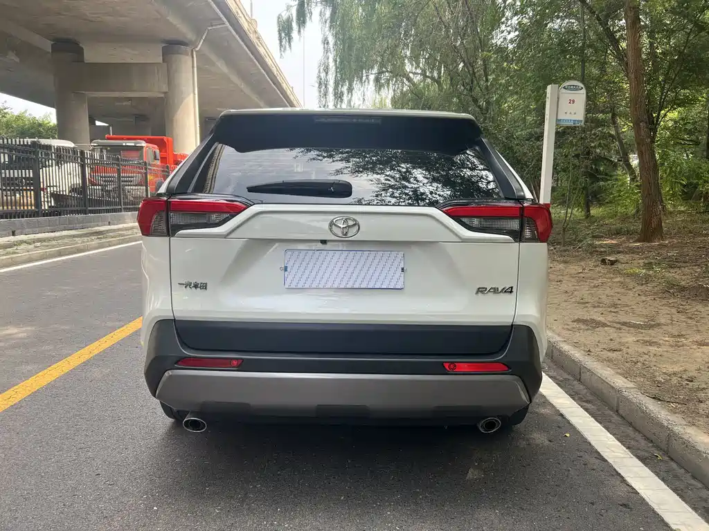 Toyota RAV4 2021