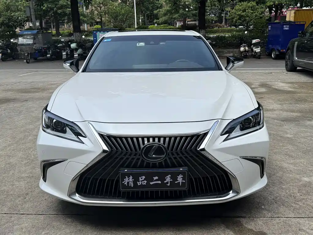 Lexus ES 2020 — фото 2
