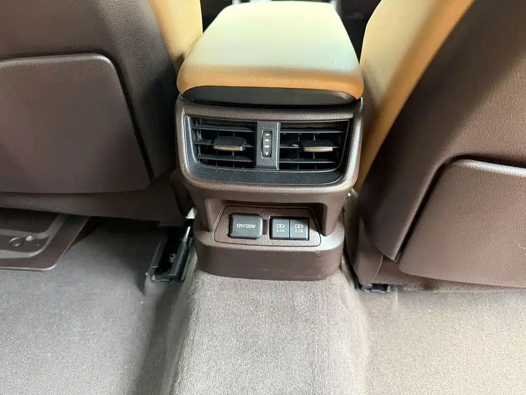 Lexus ES 2020 — фото 12