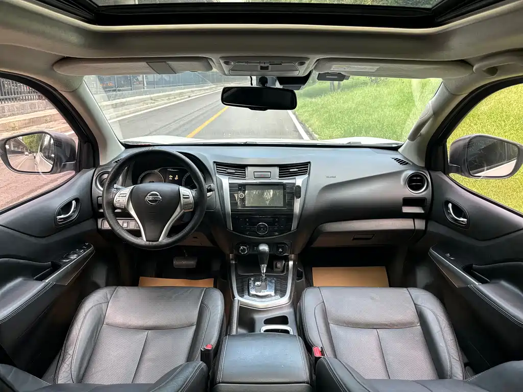 Nissan Terra 2018 — фото 13