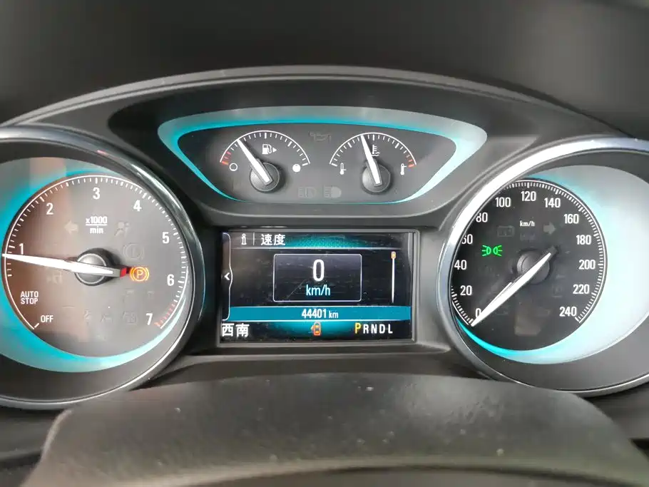 Buick Envision Plus 2017 — фото 14