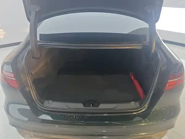Jaguar XEL 2023