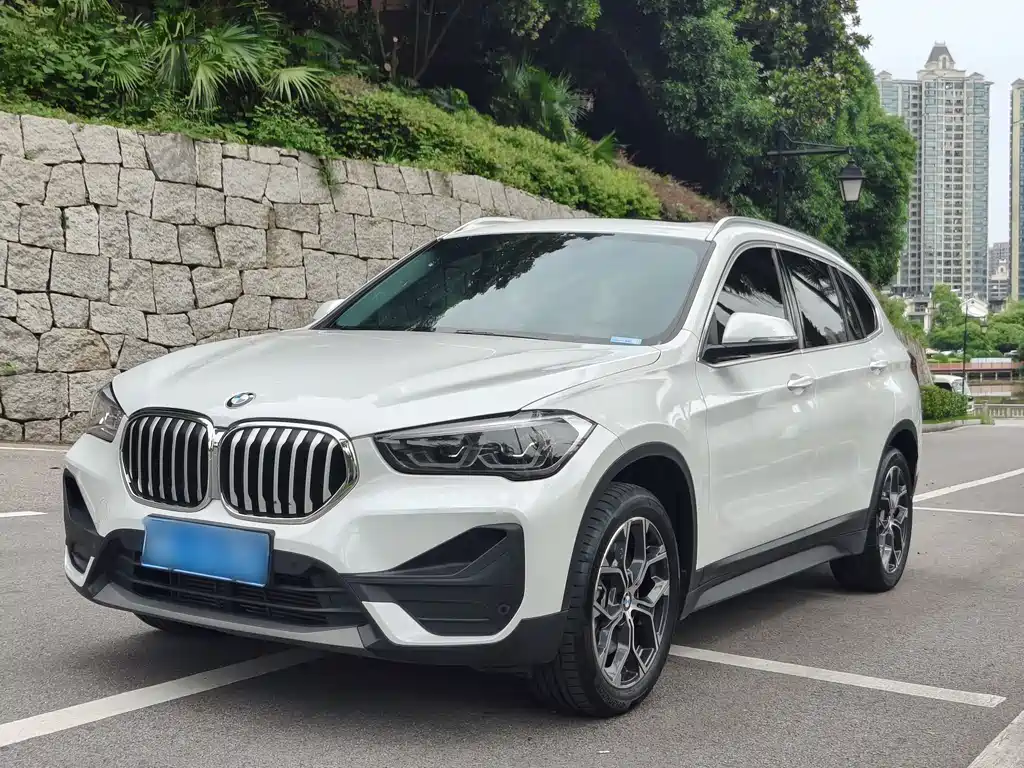 BMW X1 2022 — фото 1
