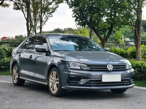 Volkswagen Sagitar 2018
