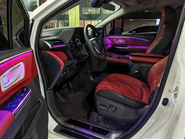 Toyota Sienna 2025