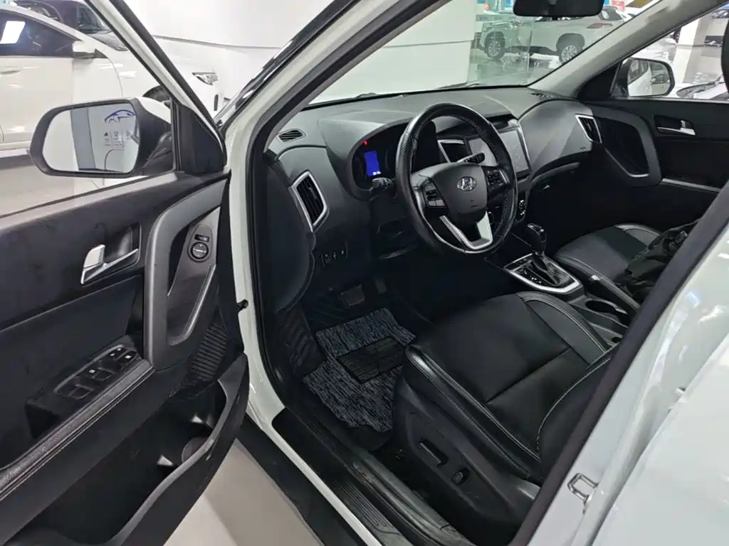 Hyundai ix25 2018 — фото 16