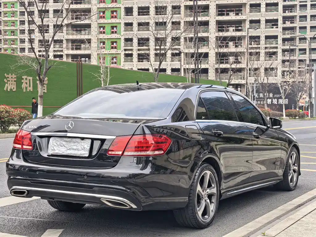 Mercedes-Benz E-Class 2015 — фото 14