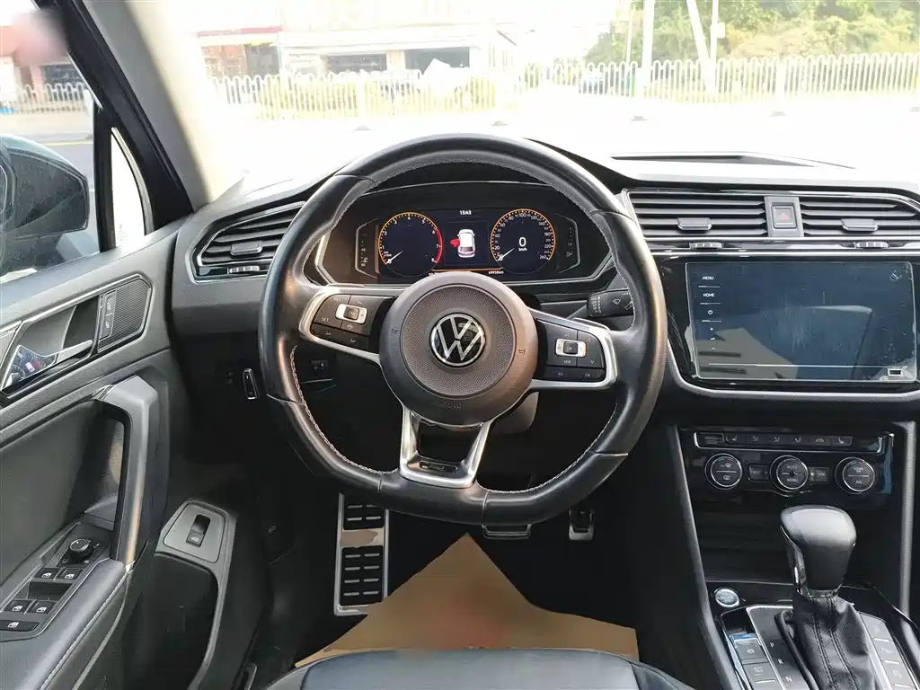 Volkswagen Tiguan L 2021 — фото 3