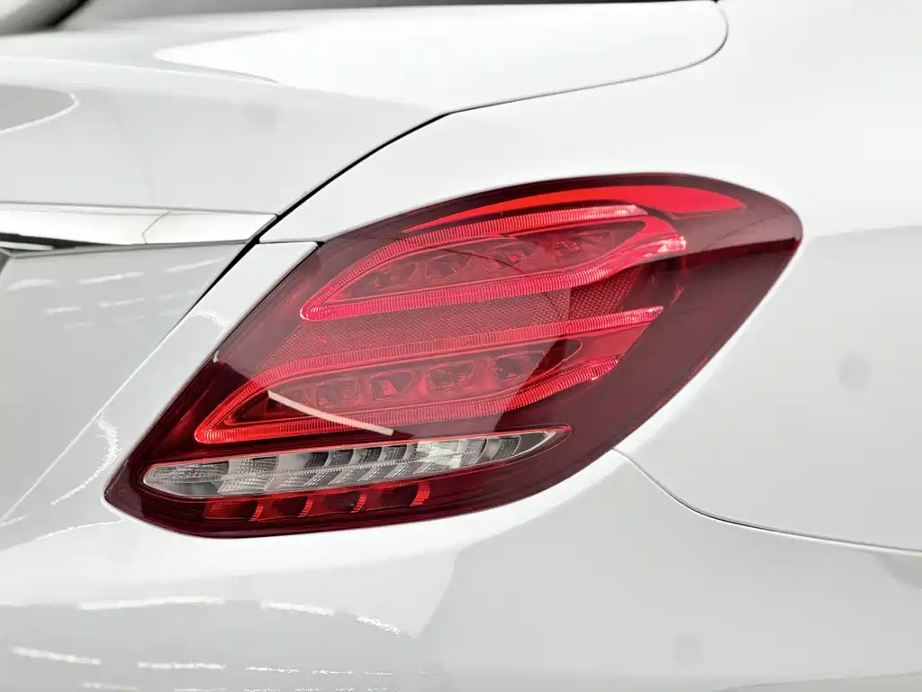 Mercedes-Benz C-Class 2018 — фото 17