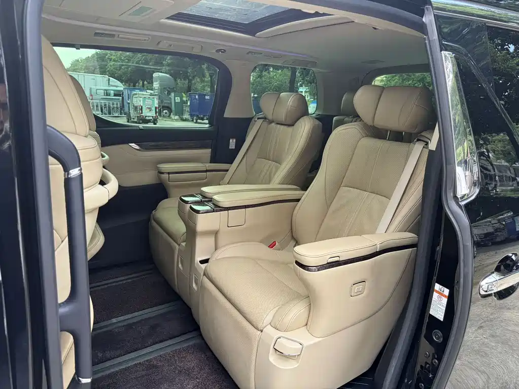 Toyota Vellfire 2020 — фото 7