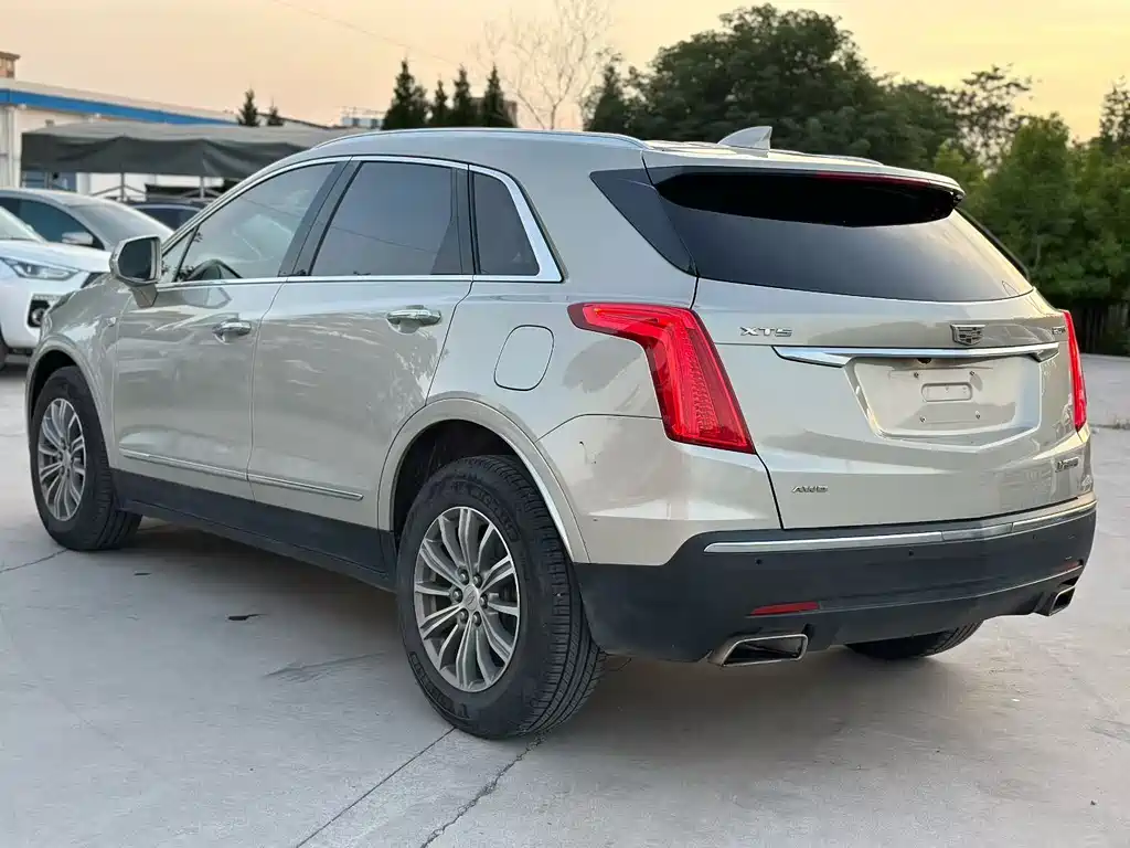 Cadillac XT5 2017 — фото 3