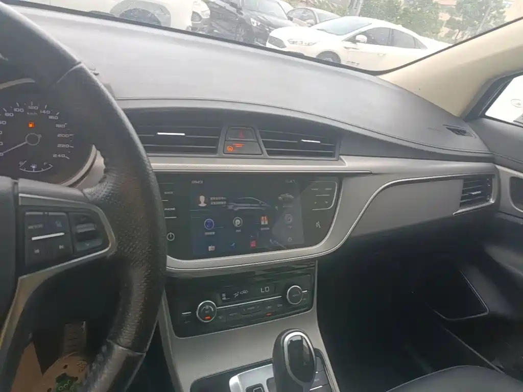Geely Emgrand GS 2018 — фото 13