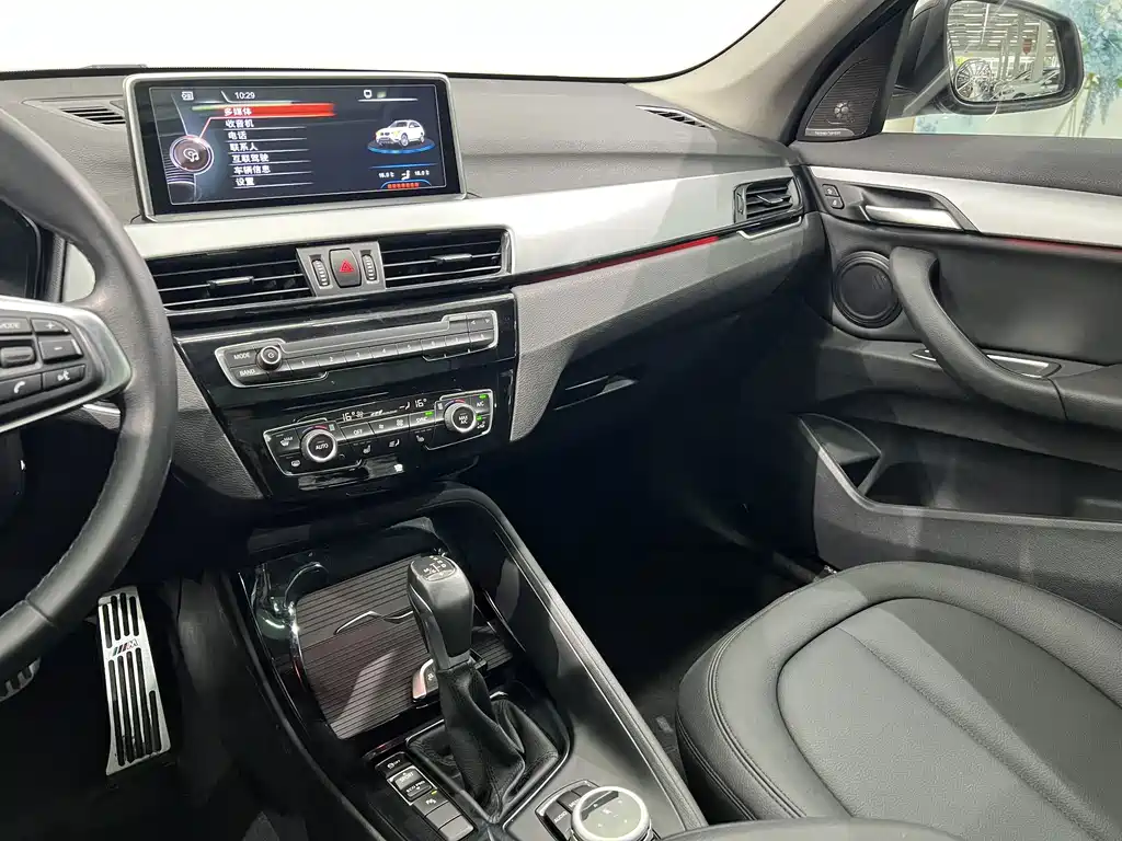 BMW X1 2017 — фото 11