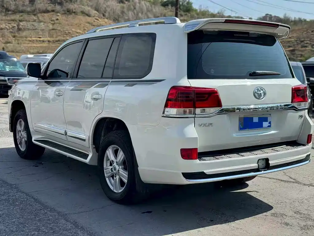 Toyota Land Cruiser 2015 — фото 7