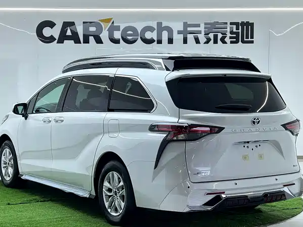 Toyota Granvia 2024