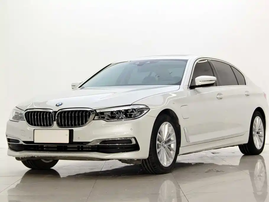BMW 5 Series New Energy 2020 — фото 1