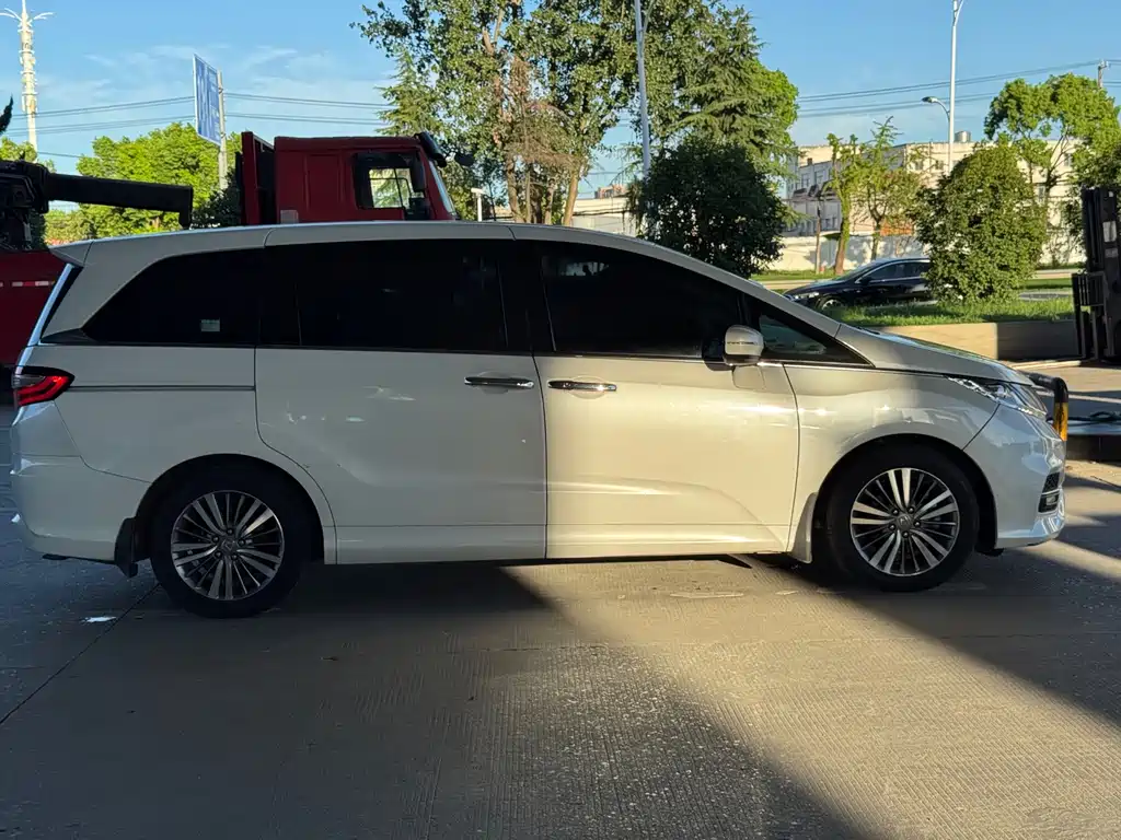 Honda Odyssey 2019 — фото 20
