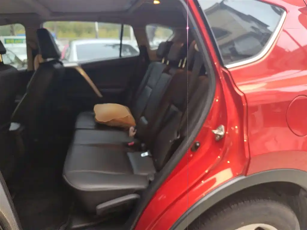 Toyota RAV4 2014 — фото 15