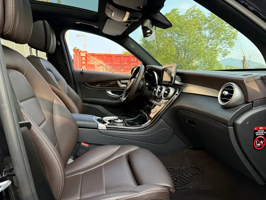 Mercedes-Benz GLC 2019 — фото 12
