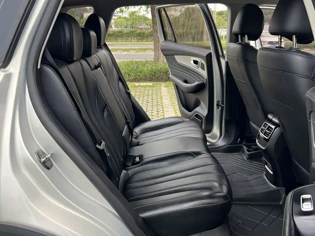 Roewe RX5 eMAX 2020 — фото 11