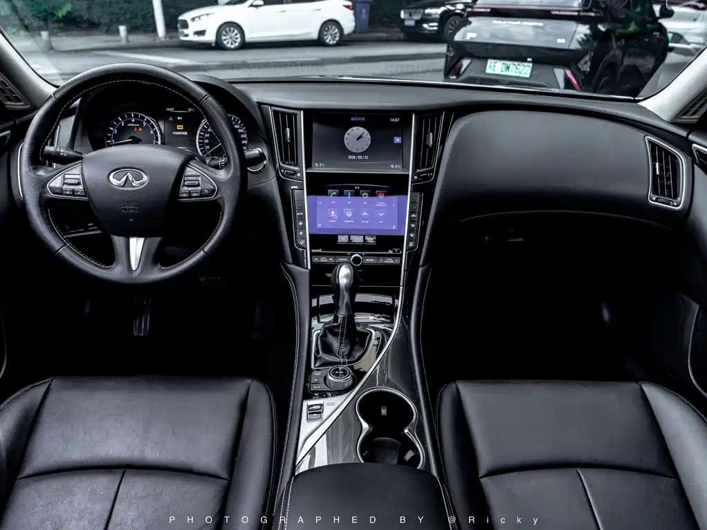 Infiniti Q50L 2015 — фото 4