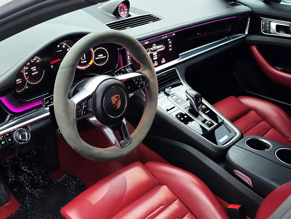 Porsche Panamera 2019 — фото 28