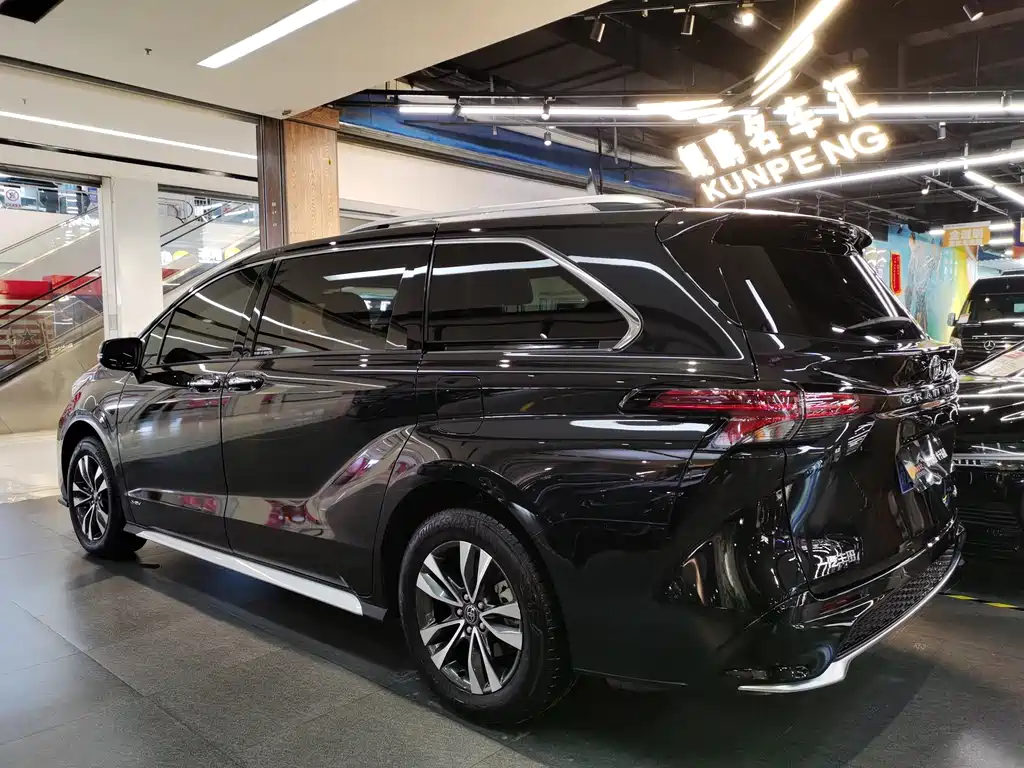 Toyota Granvia 2025
