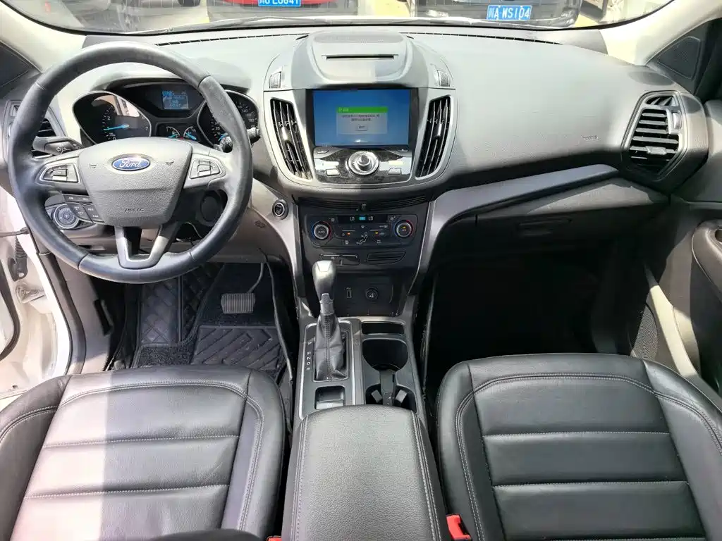 Ford Kuga 2017 — фото 11