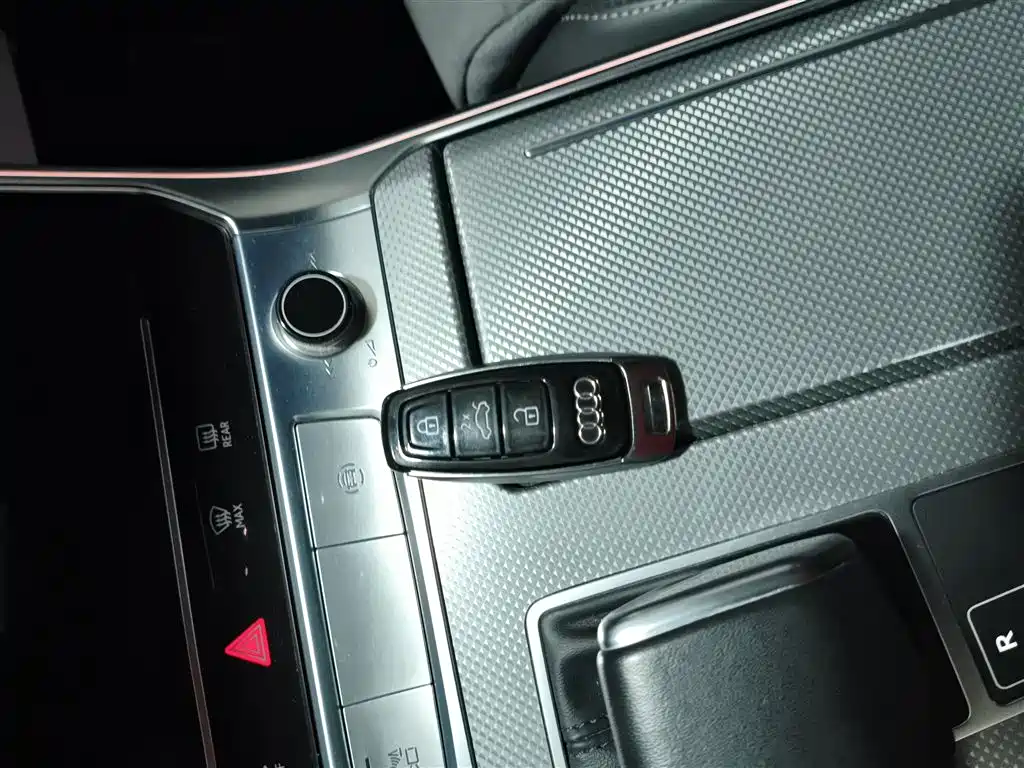 Audi A6L 2023 — фото 9