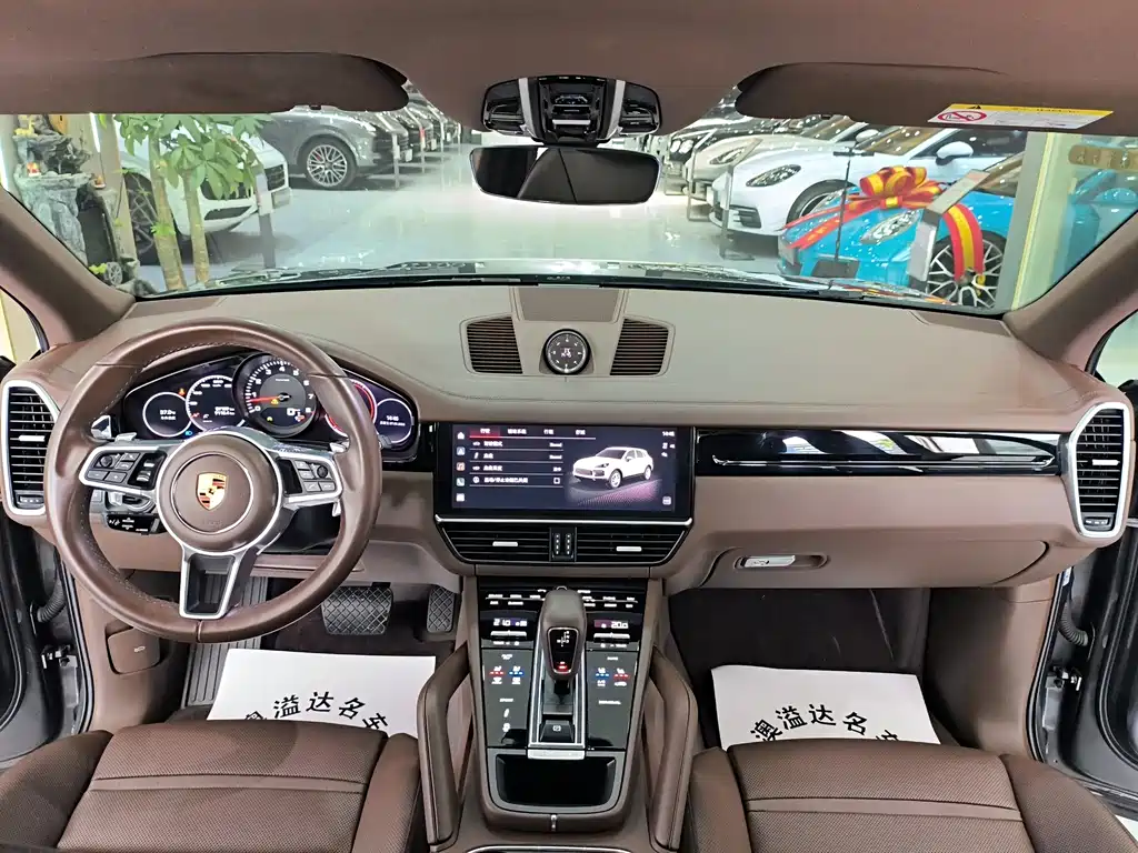 Porsche Cayenne 2022 — фото 16