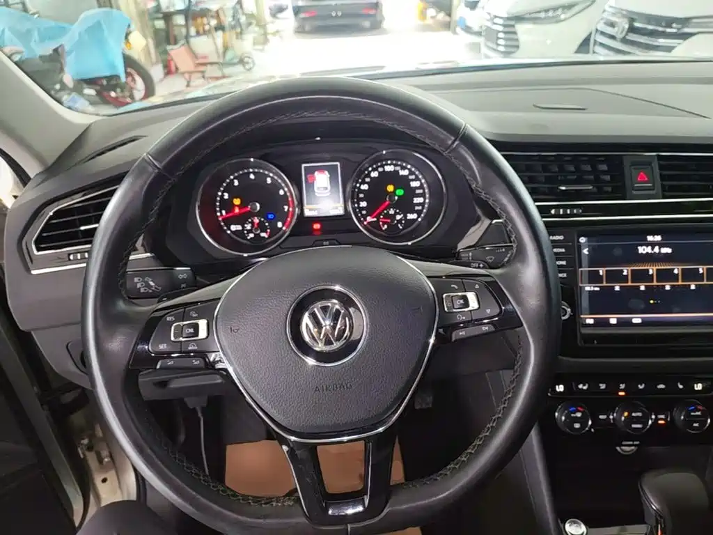 Volkswagen Tiguan L 2018 — фото 4