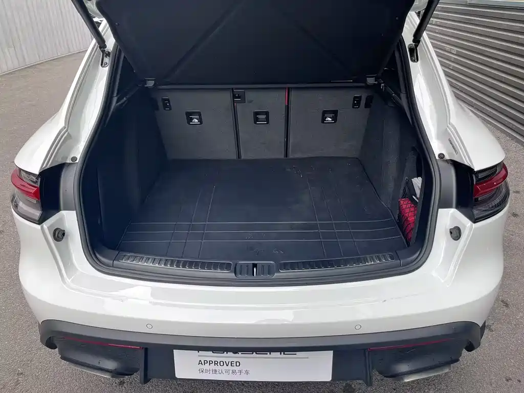 Porsche Macan 2025 — фото 15