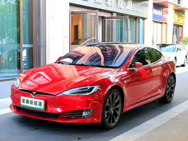 Tesla Model S 2021