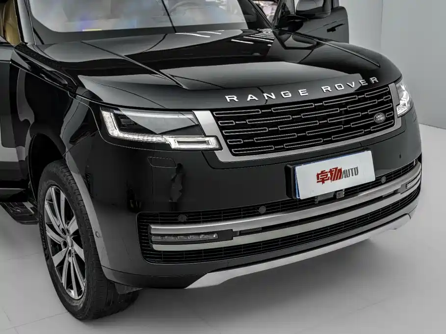 Land Rover Range Rover 2023 — фото 33