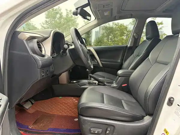 Toyota RAV4 2015