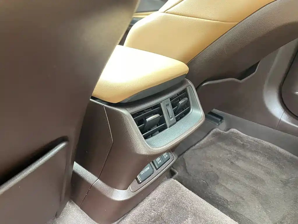 Lexus ES 2021 — фото 12