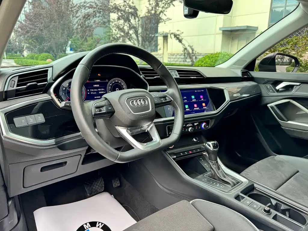 Audi Q3 2023 — фото 12