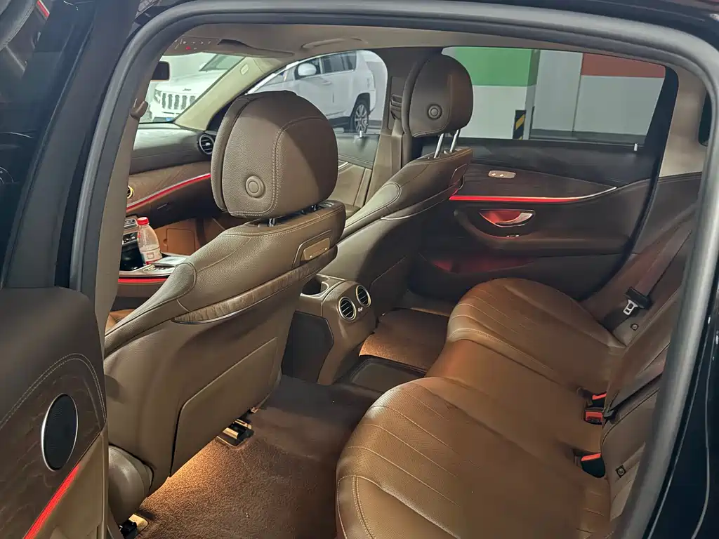 Mercedes-Benz E-Class 2019 — фото 14